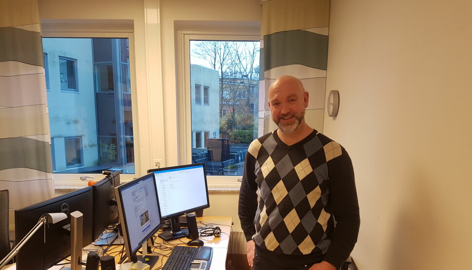 Kommunikasjonsrådgiver Svein Harald Milde ved Universitetet i Oslo vil fortsette å være på kontoret . Han mener Universitetet i Oslo ikke har tilrettelagt for å være på hjemmekontor