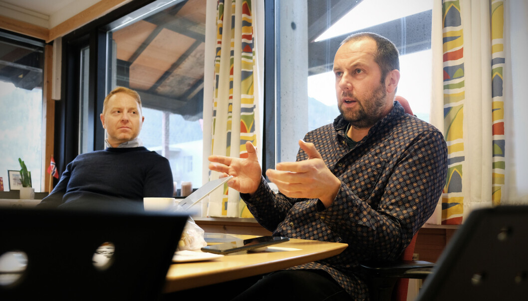 Bjarte Ramstad har vore rektor ved Trudvang skule i 13 år, og har tru på fysisk aktiv læring. No kjem det snart masterstudentar på besøk for å intervjua rektoren om hans røynsler. Bjarte Ramstad har vore rektor ved Trudvang skule i 13 år, og har tru på fysisk aktiv læring. No kjem det snart masterstudentar på besøk for å intervjua rektoren om hans røynsler.