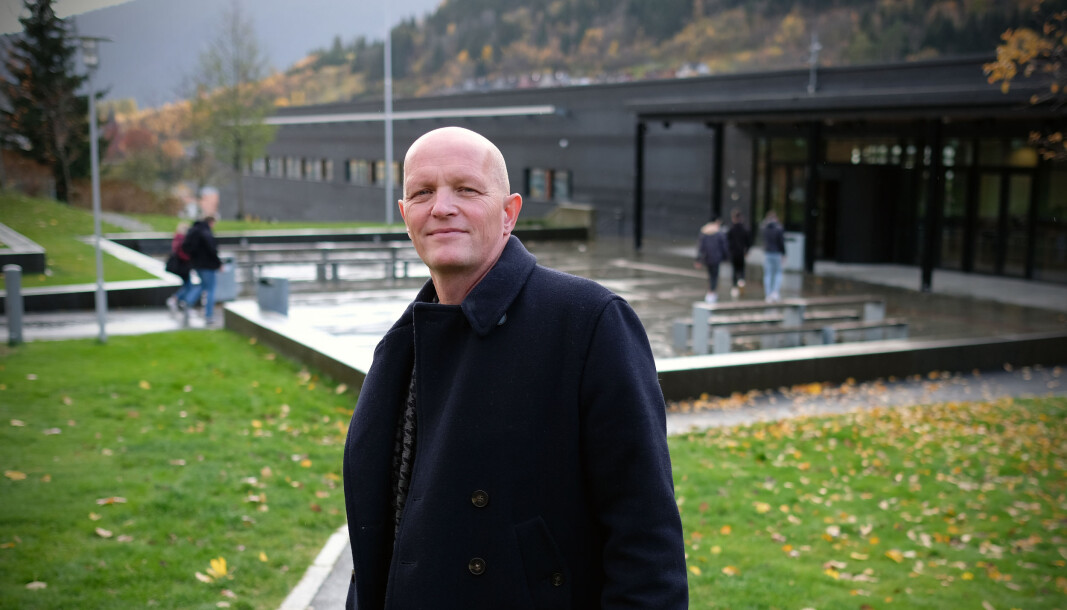 62 ansatte ved Høgskulen på Vestlandet tas ut i streik torsdag dersom partene ikke blir enige i løpet av natten. Rektor Gunnar Yttri mener at eksamensavviklingen ved høgskolen kan stå i fare. 62 ansatte ved Høgskulen på Vestlandet tas ut i streik torsdag dersom partene ikke blir enige i løpet av natten. Rektor Gunnar Yttri mener at eksamensavviklingen ved høgskolen kan stå i fare.