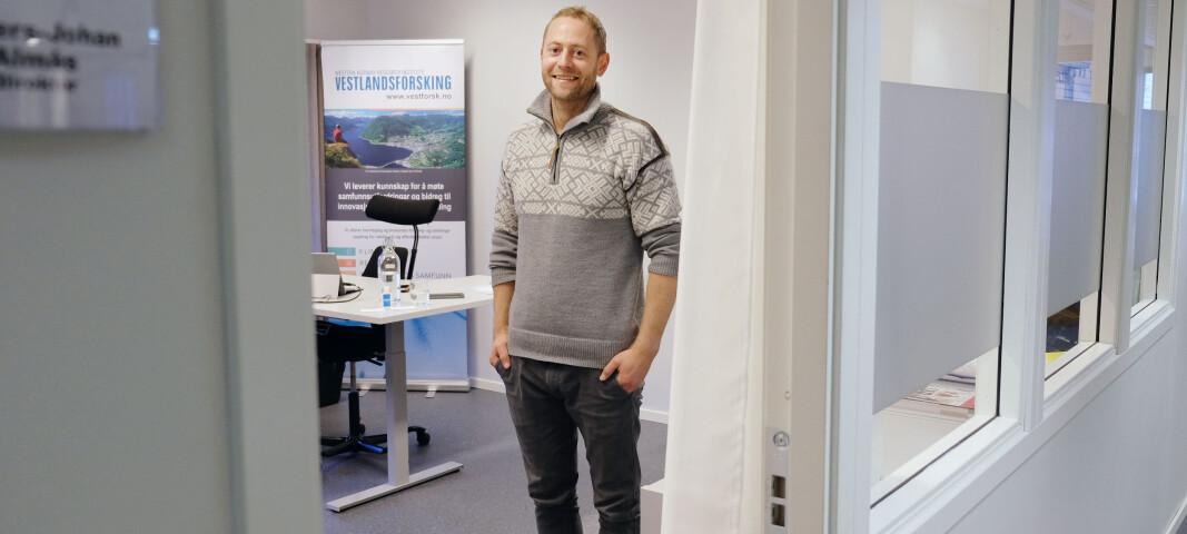 Anders-Johan Almås leiar Vestlandsforsking i Sogndal. Han meiner instituttet står støtt på eigne bein. Anders-Johan Almås leiar Vestlandsforsking i Sogndal. Han meiner instituttet står støtt på eigne bein.