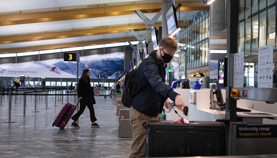Studenter på vei hjem til Møre og Romsdal bes om å gå i karantene dersom de kommer fra røde områder som Oslo. Studenter på vei hjem til Møre og Romsdal bes om å gå i karantene dersom de kommer fra røde områder som Oslo.