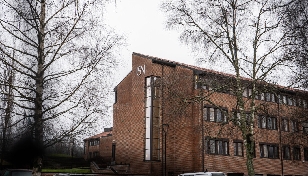 Smittesituasjonen i Bø kommune er alvorlig, etter at det nå er rundt 40 og 50 studenter ved Universitetet i Sørøst-Norge som er bekreftet smittet. Smittesituasjonen i Bø kommune er alvorlig, etter at det nå er rundt 40 og 50 studenter ved Universitetet i Sørøst-Norge som er bekreftet smittet.