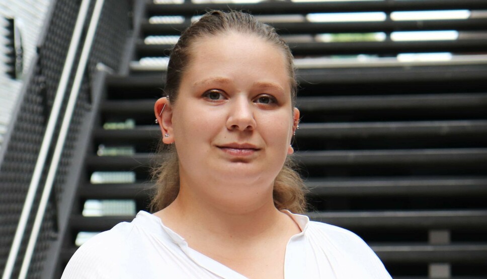 Eline Øverbø Roaldsøy er fagpolitisk ansvarleg i Studentorganisasjonen i Agder. Ho meiner at argumentasjonen til Silje Nathalie Luvåsen for bruk av skuleeksamen blir for individualistisk.