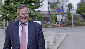 Hvis Tom Knudsen skal engasjeres videre må det i så fall bli i Unit-sammenheng, mener tidligere universitetsdirektør Kjell Bernstrøm. Hvis Tom Knudsen skal engasjeres videre må det i så fall bli i Unit-sammenheng, mener tidligere universitetsdirektør Kjell Bernstrøm.