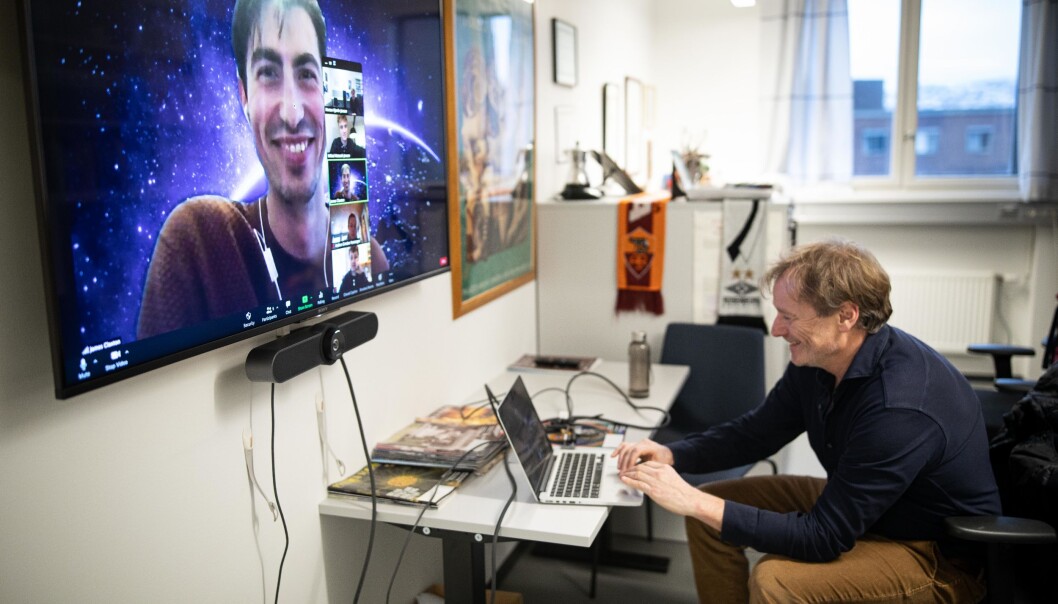 Universitets- og høgskolesektoren må tilrettelegge for en digital utvikling uten at teams og zoom er svaret for framtidens universiteter, mener IT-direktør Ketil Are Lund. Bildet er et illustrasjonsfoto. Universitets- og høgskolesektoren må tilrettelegge for en digital utvikling uten at teams og zoom er svaret for framtidens universiteter, mener IT-direktør Ketil Are Lund. Bildet er et illustrasjonsfoto.