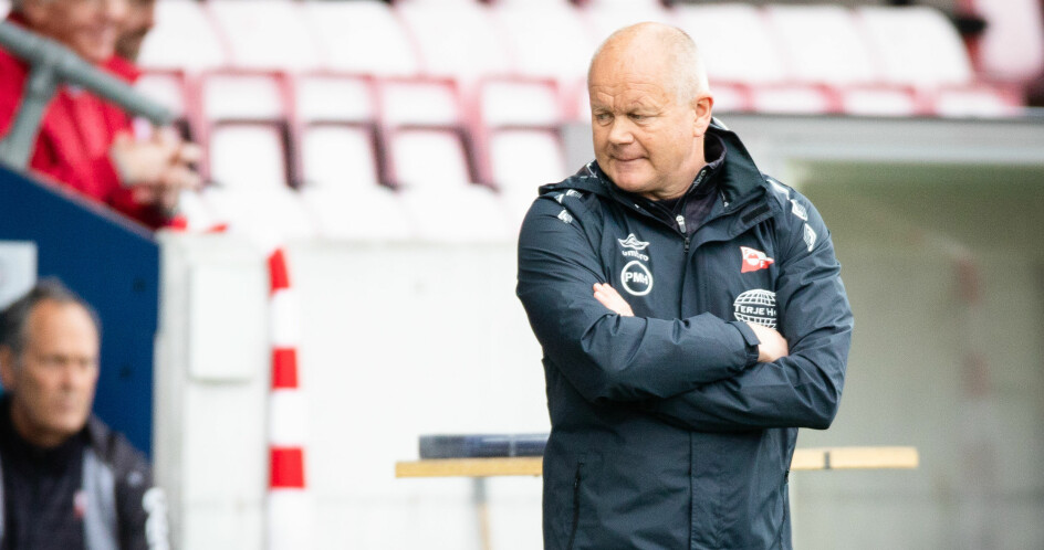 Per-Mathias Høgmo, her fra tiden som Fredrikstad-trener, blir ansett som en av de mest rutinerte fotballtrenerne i Norge noensinne. Fotballtidsskriftet Josimar har sett nærmere på 61-åringens akademiske bakgrunn.