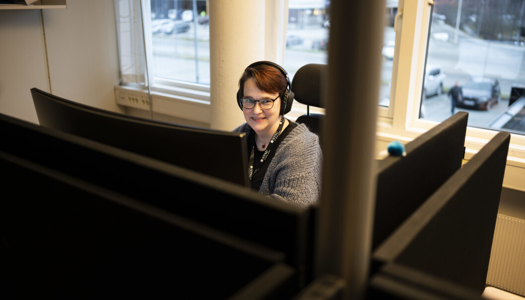 — Folk vil bare at ting skal virke, uten å ha kunnskap om hva som er under panseret eller andre steder. Det er helt greit, sier Orakeltjeneste-sjefen ved NTNU, Solveig Helen Coleman Ødegård . — Folk vil bare at ting skal virke, uten å ha kunnskap om hva som er under panseret eller andre steder. Det er helt greit, sier Orakeltjeneste-sjefen ved NTNU, Solveig Helen Coleman Ødegård .