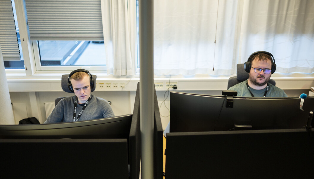 — Vi opplever mye rart i jobben, men forsøker å hjelpe så langt som råd, forklarer Magnus Pedersen (t.v) og Kenneth Nesdal. Som har flere års fartstid på IT-avdelingen hos NTNU. Nesdal helt fra 2005. — Vi opplever mye rart i jobben, men forsøker å hjelpe så langt som råd, forklarer Magnus Pedersen (t.v) og Kenneth Nesdal. Som har flere års fartstid på IT-avdelingen hos NTNU. Nesdal helt fra 2005.