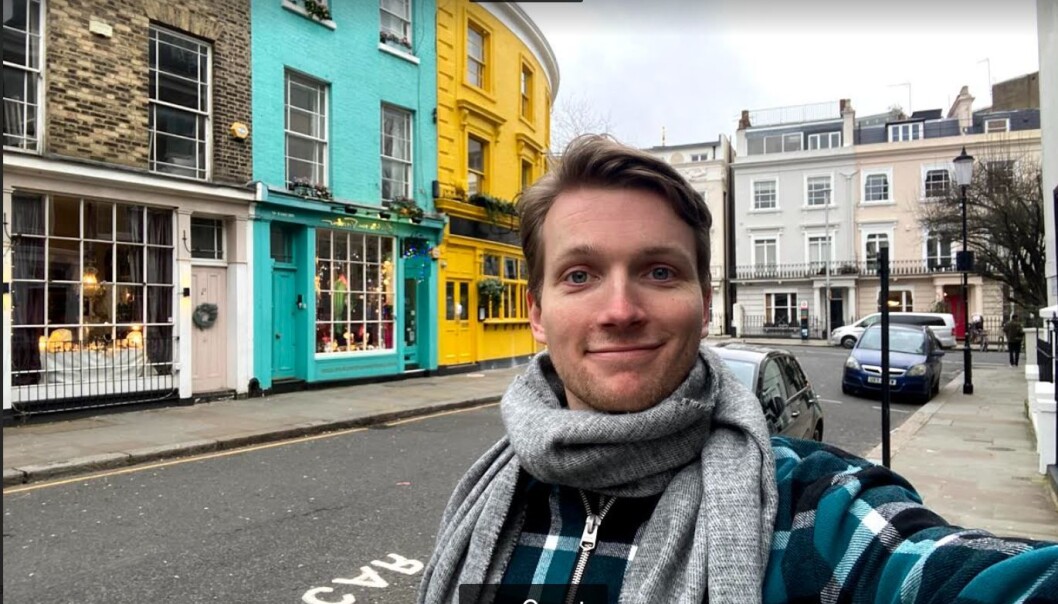 Helt til det siste har det vært uvisst om Mathias Augestad Ambjør ville komme seg til London for å ta fatt på skuespillerstudier ved Royal Academy of Dramatic Art. Nå bor han midlertidig i lånt leilighet i Notting Hill mens han prøver å finne fast bopel. Helt til det siste har det vært uvisst om Mathias Augestad Ambjør ville komme seg til London for å ta fatt på skuespillerstudier ved Royal Academy of Dramatic Art. Nå bor han midlertidig i lånt leilighet i Notting Hill mens han prøver å finne fast bopel.
