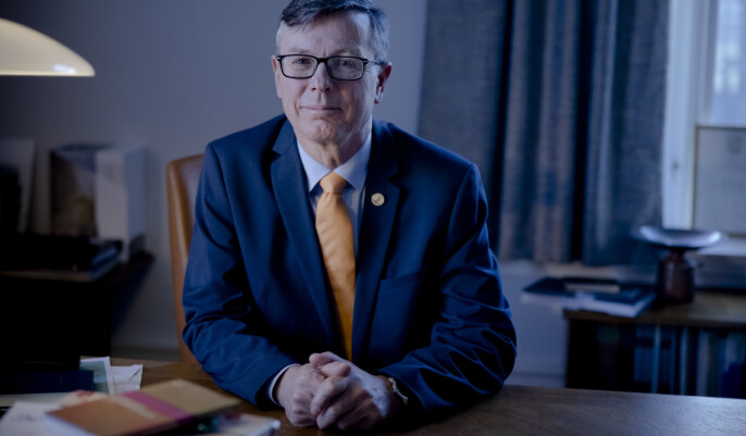 — Jeg er forberedt på kritikk, og ting som sikkert er gjort på en mindre bra måte, sier Dag Rune Olsen som likevel tror granskingen vil endre bildet av den såkalte Knudsen-saken. — Jeg er forberedt på kritikk, og ting som sikkert er gjort på en mindre bra måte, sier Dag Rune Olsen som likevel tror granskingen vil endre bildet av den såkalte Knudsen-saken.