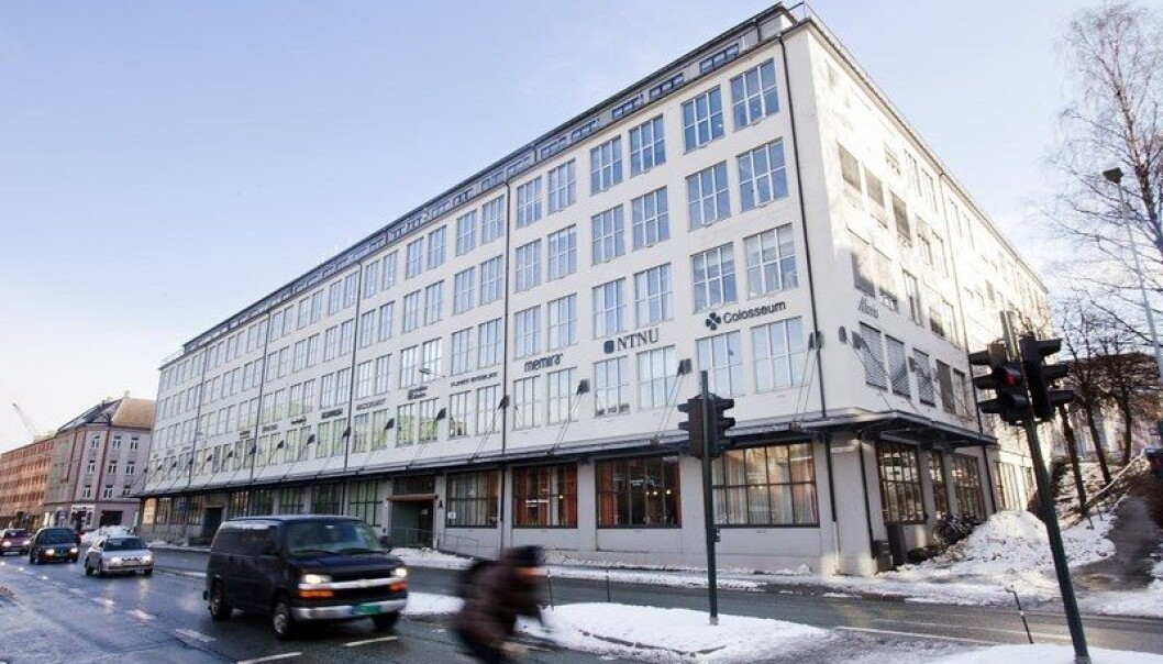 Kunstakademiet i Trondheim har vært en del av NTNU siden 1996. De er et eget institutt under Fakultet for arkitektur og design. Kunstakademiet i Trondheim har vært en del av NTNU siden 1996. De er et eget institutt under Fakultet for arkitektur og design.