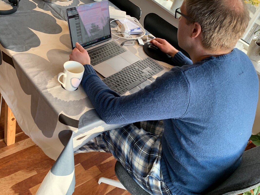 Er du blant de som jobber hjemmefra i pysjen? Funn fra en ny australsk studie viser at du kanskje bør revurdere nettopp det. Er du blant de som jobber hjemmefra i pysjen? Funn fra en ny australsk studie viser at du kanskje bør revurdere nettopp det.