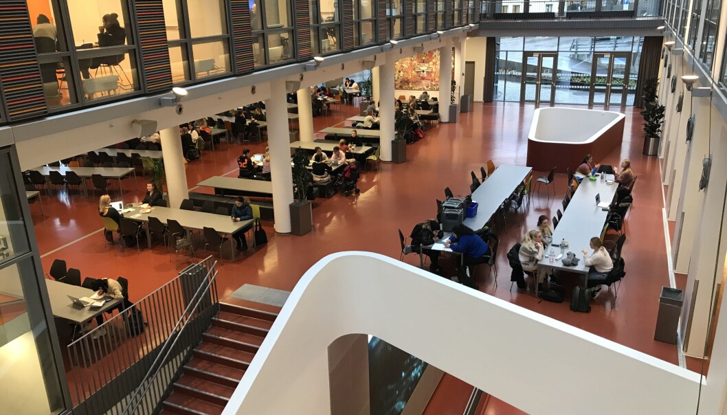Bygget P32 huser sykepleierutdanningen til OsloMet. Nå har ansatte på instituttet foreslått kantina som ny vaksinesenter for Oslo kommune. Bygget P32 huser sykepleierutdanningen til OsloMet. Nå har ansatte på instituttet foreslått kantina som ny vaksinesenter for Oslo kommune.