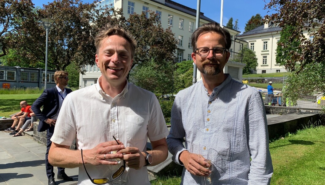 Klimaforskerne Erik Kolstad (t.v) og Øyvind Paasche i forskningsinstituttet Norce smilte om kapp da de i fjor sommer ble tildelt en SFI i prosjektet Climate Futures. Fungerende konsernsjef Thor Arne Håverstad gir honnør til de ansatte for en høy andel av tilslag på forskningsmidler i et urolig år i fjor for Norce. Klimaforskerne Erik Kolstad (t.v) og Øyvind Paasche i forskningsinstituttet Norce smilte om kapp da de i fjor sommer ble tildelt en SFI i prosjektet Climate Futures. Fungerende konsernsjef Thor Arne Håverstad gir honnør til de ansatte for en høy andel av tilslag på forskningsmidler i et urolig år i fjor for Norce.
