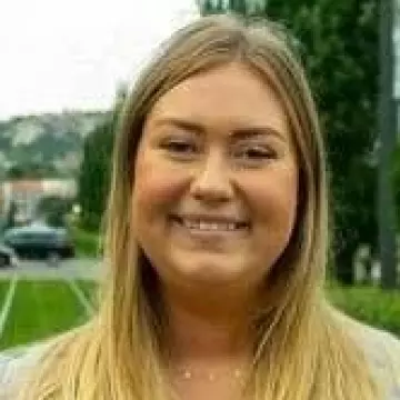 Julianne Ofstad