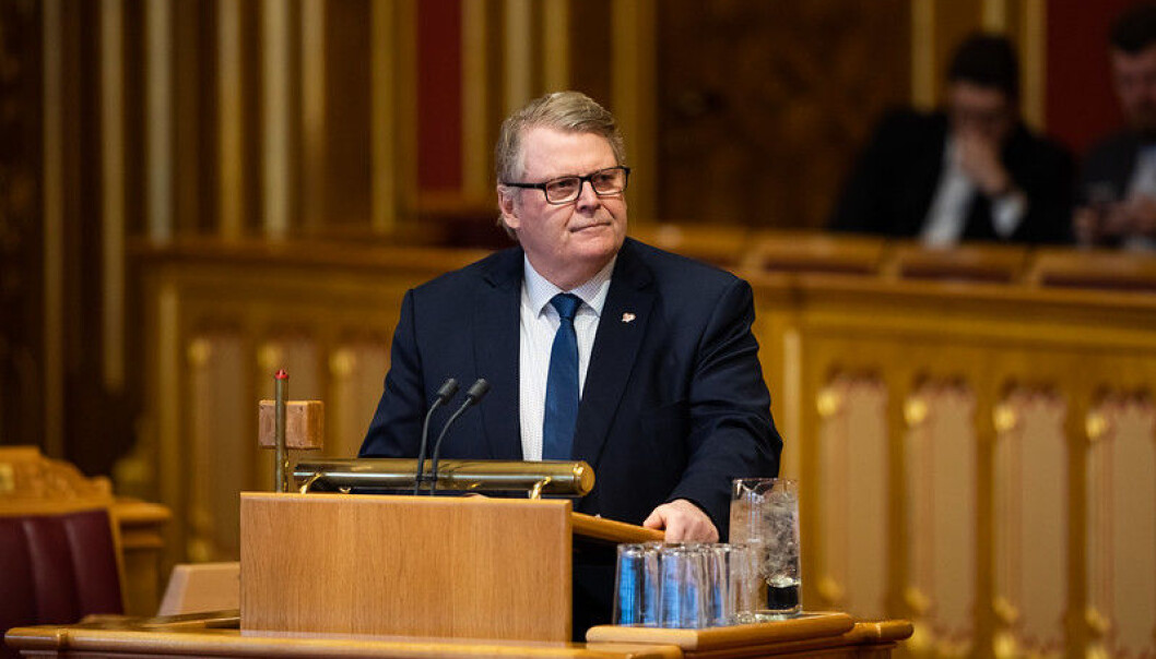 Man skal ikke ha et spesielt firerkrav i et fag som matematikk, sier Hans Fredrik Grøvan fra KrF. Man skal ikke ha et spesielt firerkrav i et fag som matematikk, sier Hans Fredrik Grøvan fra KrF.