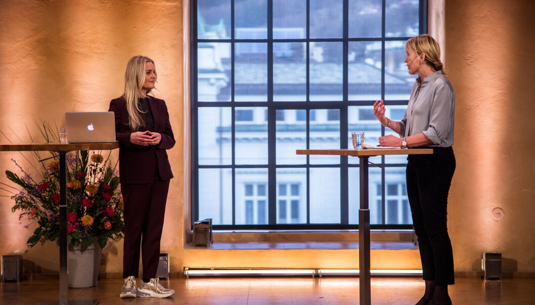 Eg vil og eg kan, sa rektor - og rektorkandidat - Margareth Hagen på spørsmål frå Hilde Sandvik om kvifor ho ønskjer å leia UiB dei fire neste åra. Eg vil og eg kan, sa rektor - og rektorkandidat - Margareth Hagen på spørsmål frå Hilde Sandvik om kvifor ho ønskjer å leia UiB dei fire neste åra.
