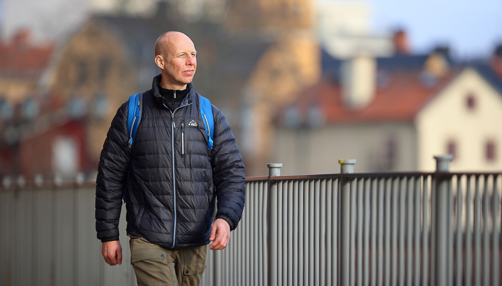Stefan Holgersson har hele tiden interessert seg for politiet. Da han jobbet med sin doktorgrad jobbet han fulltid som politi. Også nå som han jobber fulltid som forsker, har han fortsatt å jobbe som politi i blant. Stefan Holgersson har hele tiden interessert seg for politiet. Da han jobbet med sin doktorgrad jobbet han fulltid som politi. Også nå som han jobber fulltid som forsker, har han fortsatt å jobbe som politi i blant.