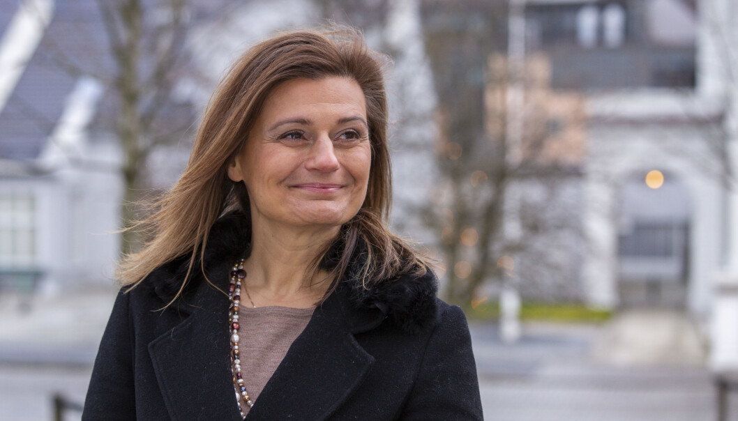 — Poenget med at studentene ikke har noe annet å gjøre, og derfor kan bruke all tiden sin på å studere, syns jeg også er litt for lettvint, sier Pinar Heggernes. — Poenget med at studentene ikke har noe annet å gjøre, og derfor kan bruke all tiden sin på å studere, syns jeg også er litt for lettvint, sier Pinar Heggernes.