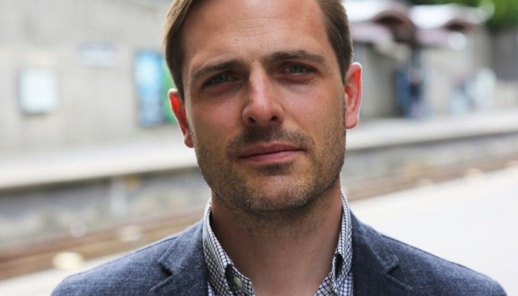 — Søknadsskriving har alltid vært en egen sjanger, men den har endret seg. Formen var friere før. Man aksepterte mer variasjon, mener postdoktor Kristian Bjørkdahl ved Universitetet i Oslo. — Søknadsskriving har alltid vært en egen sjanger, men den har endret seg. Formen var friere før. Man aksepterte mer variasjon, mener postdoktor Kristian Bjørkdahl ved Universitetet i Oslo.