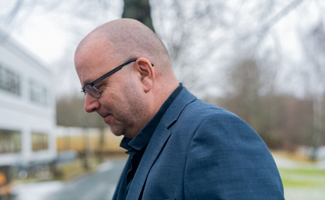 Sosiolog Arve Hjelseth ved NTNU i Trondheim er kritisk til korleis styringa av universiteta utviklar seg, og konsulent- og byråkratspråket som kjem på kjøpet. Han meiner akademikarane har lært seg å spele med og levere i sjargongen for syns skuld når det er nødvendig. Sosiolog Arve Hjelseth ved NTNU i Trondheim er kritisk til korleis styringa av universiteta utviklar seg, og konsulent- og byråkratspråket som kjem på kjøpet. Han meiner akademikarane har lært seg å spele med og levere i sjargongen for syns skuld når det er nødvendig.
