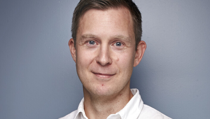 — Det er veldig slitsamt å stire på seg sjølv. For nokon kan det gå ut over sjølvbildet, seier arbeidlivsforskar Jan Olav Christensen. — Det er veldig slitsamt å stire på seg sjølv. For nokon kan det gå ut over sjølvbildet, seier arbeidlivsforskar Jan Olav Christensen.