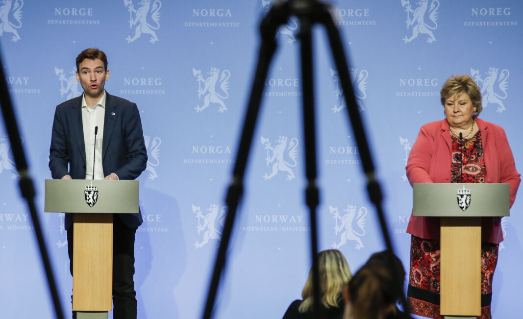 Henrik Asheim fortel om det dummaste han har gjort, og det smartaste, i intervju med Khrono,eitt året etter Noreg vart stengt ned første gong. Bildet er frå ein pressekonferanse om koronasituasjonen saman med statsminister Erna Solberg. Henrik Asheim fortel om det dummaste han har gjort, og det smartaste, i intervju med Khrono,eitt året etter Noreg vart stengt ned første gong. Bildet er frå ein pressekonferanse om koronasituasjonen saman med statsminister Erna Solberg.