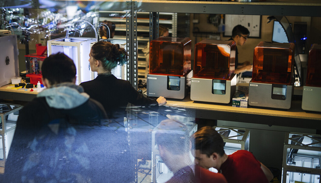 Det er viktig å finne gode mekanismer for å integrere digital kompetanse og kunnskap om data og databruk i skolen i samtlige utdanninger, skriver innleggsforfatterne. Bildet er fra Makerspace ved OsloMet. Det er viktig å finne gode mekanismer for å integrere digital kompetanse og kunnskap om data og databruk i skolen i samtlige utdanninger, skriver innleggsforfatterne. Bildet er fra Makerspace ved OsloMet.