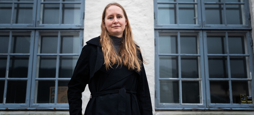 Mari S. Myksvoll sin forskning på lakselus ble gjenstand for et søksmål fra lakseoppdrettere som fikk sin produksjon kuttet. — Det føles utrolig spesielt og blir et press. Det gikk ut over nattesøvnen, sier Myksvoll. Mari S. Myksvoll sin forskning på lakselus ble gjenstand for et søksmål fra lakseoppdrettere som fikk sin produksjon kuttet. — Det føles utrolig spesielt og blir et press. Det gikk ut over nattesøvnen, sier Myksvoll.