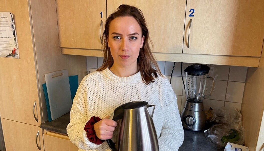 Student Sofie Lindstrøm bur i studentbustad i Trondheim, og er òg for tida styreleiar i Studentsamskipnaden i Trondheim. Ho ønskjer ikkje ein eigen straummålar på studenthybelen sin. Student Sofie Lindstrøm bur i studentbustad i Trondheim, og er òg for tida styreleiar i Studentsamskipnaden i Trondheim. Ho ønskjer ikkje ein eigen straummålar på studenthybelen sin.