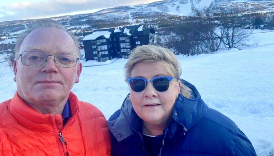 Statsminister Erna Solberg sammen med ektemannen Sindre Finnes under den berømte vinterferieturen til Geilo.