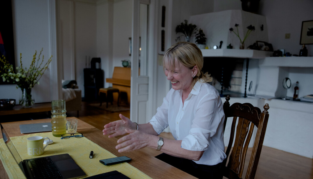 Denne uka vant Margareth Hagen og hennes team rektorvalget på Universitetet i Bergen, her fotografert få sekunder etter at hun har fått beskjed om utfallet. Hagen hadde vunnet selv om alle ansatt-stemmer hadde telt likt. Denne uka vant Margareth Hagen og hennes team rektorvalget på Universitetet i Bergen, her fotografert få sekunder etter at hun har fått beskjed om utfallet. Hagen hadde vunnet selv om alle ansatt-stemmer hadde telt likt.