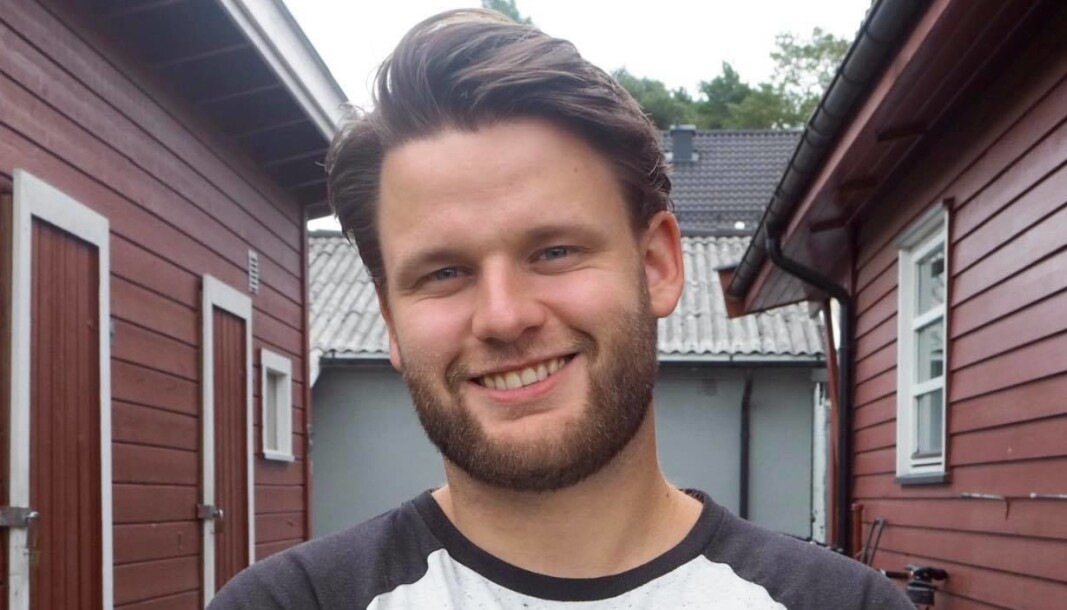 I januar leverte Eirik Sande sin masteroppgave og er nå ferdig utdannet lektor i samfunnsfag. Et fag regjeringen ønsker kan velges bort. I januar leverte Eirik Sande sin masteroppgave og er nå ferdig utdannet lektor i samfunnsfag. Et fag regjeringen ønsker kan velges bort.