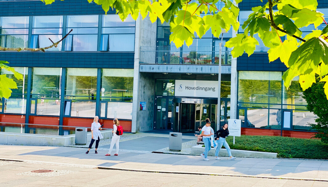 UiS er ikke bare i konkurranse med UiO, UiB og UiT. Snarere vil vi heller komplementere og videreutvikle rettsvitenskapsutdanningen i Norge, skriver de tre artikkelforfatterne ved Universitetet i Stavanger. UiS er ikke bare i konkurranse med UiO, UiB og UiT. Snarere vil vi heller komplementere og videreutvikle rettsvitenskapsutdanningen i Norge, skriver de tre artikkelforfatterne ved Universitetet i Stavanger.