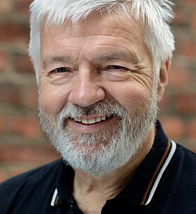 Krigshistoriker og sønn av en frontkjemper, Bjørn Westlie, mener NRKs framstilling av frontkjempere i ny dokumentarserie er ubehagelig og alvorlig. Krigshistoriker og sønn av en frontkjemper, Bjørn Westlie, mener NRKs framstilling av frontkjempere i ny dokumentarserie er ubehagelig og alvorlig.