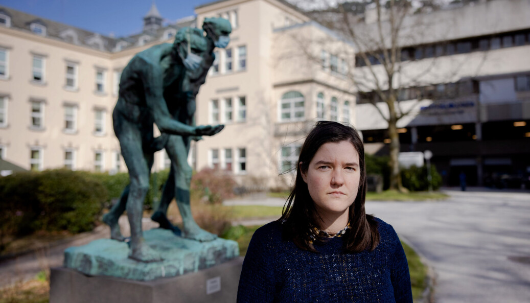 — Når vi kommer ut i andre enden er det ingenting som venter. Det er selvfølgelig veldig demotiverende, sier Margot De Rijke, som går siste året på medisinstudiet ved Universitetet i Bergen. — Når vi kommer ut i andre enden er det ingenting som venter. Det er selvfølgelig veldig demotiverende, sier Margot De Rijke, som går siste året på medisinstudiet ved Universitetet i Bergen.