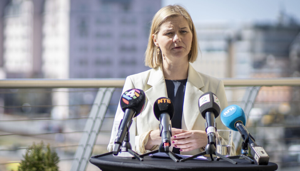 Leder i Venstre Guri Melby holder utendørs pressekonferanse i Bjørvika i Oslo før Venstres landsmøte kommende helg. Leder i Venstre Guri Melby holder utendørs pressekonferanse i Bjørvika i Oslo før Venstres landsmøte kommende helg.