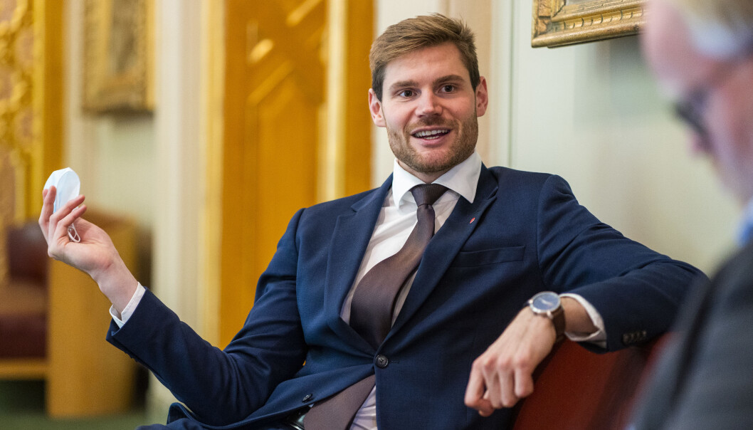 Nils Kristen Sandtrøen er landbrukspolitisk talsperson i Arbeiderpartiet. Han synes det er svært underlig at forslaget om aktivt å rekruttere sesongarbeidere blir nedstemt i Stortinget tordag. Nils Kristen Sandtrøen er landbrukspolitisk talsperson i Arbeiderpartiet. Han synes det er svært underlig at forslaget om aktivt å rekruttere sesongarbeidere blir nedstemt i Stortinget tordag.