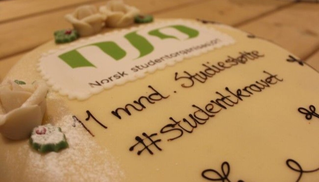 Økt studiestøtte: Vanker det ny kakefest for landets studenter etter partienes landsmøter i år, eller må de vente til etter valget i høst? Økt studiestøtte: Vanker det ny kakefest for landets studenter etter partienes landsmøter i år, eller må de vente til etter valget i høst?