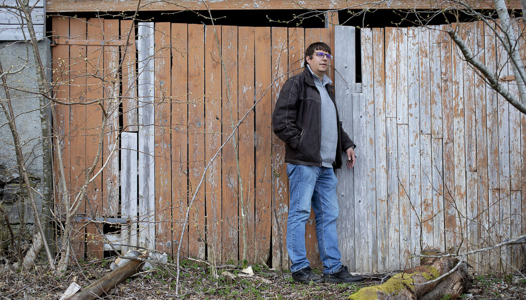 Ved som skal kløyvast og eit gamalt naust som skal fiksast. Men Thomas Hellevang orkar ikkje å jobba meir enn eit par timar om dagen. Ved som skal kløyvast og eit gamalt naust som skal fiksast. Men Thomas Hellevang orkar ikkje å jobba meir enn eit par timar om dagen.