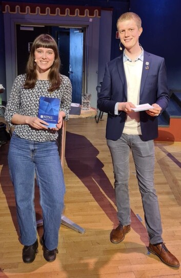 Mathilde Eiksund og Simen Ringdahl er de nåværende studentrepresentantene i styret ved NTNU. Ringdahl er lei for at valget har skapt reaksjoner. Mathilde Eiksund og Simen Ringdahl er de nåværende studentrepresentantene i styret ved NTNU. Ringdahl er lei for at valget har skapt reaksjoner.