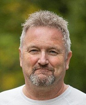 Even Arntzen nytta Hamsun som modell i romanen han skreiv i 2002. Even Arntzen nytta Hamsun som modell i romanen han skreiv i 2002.