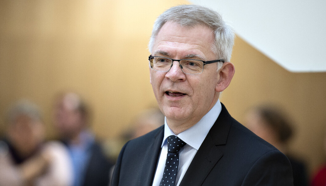 Rektor Brian Bech Nielsen er i hardt vær etter en forskningsskandalesak ved Aarhus Universitet. Rektor Brian Bech Nielsen er i hardt vær etter en forskningsskandalesak ved Aarhus Universitet.
