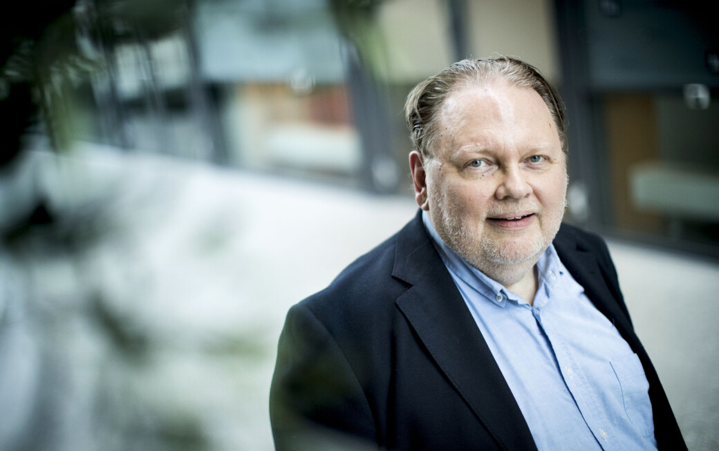 — Med den tradisjonelle modellen med valgt rektor kan det se litt ut som stolleken mellom personer som ikke alltid er helt kompetente til å påta seg denne krevende oppgaven, sier Stig Berge Matthiesen. — Med den tradisjonelle modellen med valgt rektor kan det se litt ut som stolleken mellom personer som ikke alltid er helt kompetente til å påta seg denne krevende oppgaven, sier Stig Berge Matthiesen.