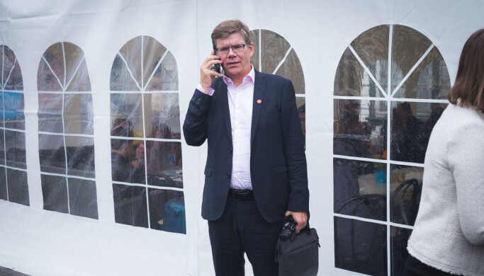 Svein Stølen har blitt spurt før, men nå er han klar for å brette opp ermene for UHR. Svein Stølen har blitt spurt før, men nå er han klar for å brette opp ermene for UHR.