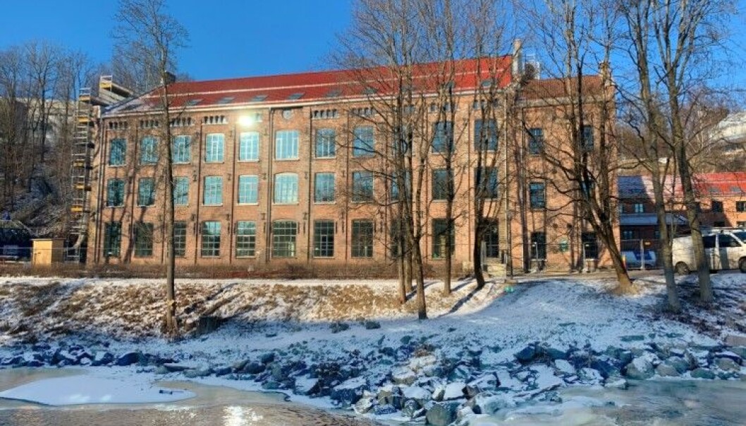 Dette gamle spinneriet, Væveri B som ifølgje Aftenposten husa 742 arbeidskvinner i 1909 i Nydalen i Oslo, har blitt totalrenovert og gjort om til 75 studentbustader. Dette gamle spinneriet, Væveri B som ifølgje Aftenposten husa 742 arbeidskvinner i 1909 i Nydalen i Oslo, har blitt totalrenovert og gjort om til 75 studentbustader.