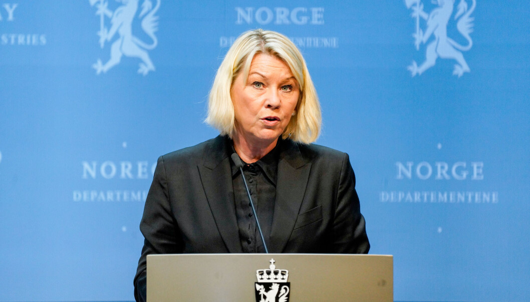 Mange studentar har vore fortvila over ordninga med karantenehotell, og særleg for rekninga, sa justisminister Monica Mæland på pressekonferansen. Men fritaket for å måtte betala 500 kroner døgeret gjeld berre norske studentar som skal heim. Mange studentar har vore fortvila over ordninga med karantenehotell, og særleg for rekninga, sa justisminister Monica Mæland på pressekonferansen. Men fritaket for å måtte betala 500 kroner døgeret gjeld berre norske studentar som skal heim.