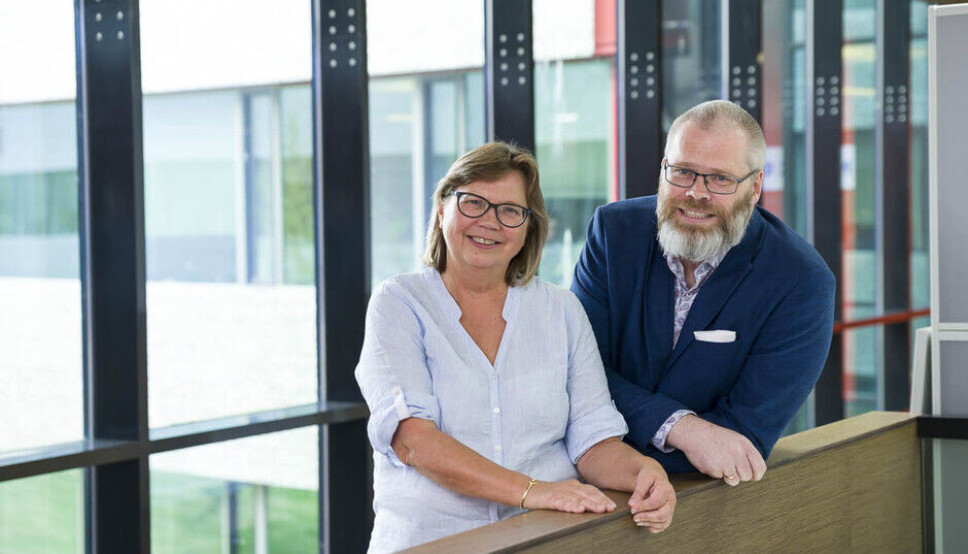 Førsteamanuensis John Arngrim Hunnes og førstelektor Torunn Skåltveit Olsen ved Handelshøyskolen ved UiA har begge fått status som meritterte undervisere. Førsteamanuensis John Arngrim Hunnes og førstelektor Torunn Skåltveit Olsen ved Handelshøyskolen ved UiA har begge fått status som meritterte undervisere.