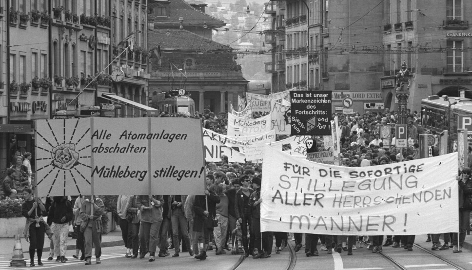Kjernekraft er et betent tema, og engasjerte spesielt mange etter Tsjernobyl-ulykken i 1986. Her fra en demonstrasjon i Bern, 30. august 1986.