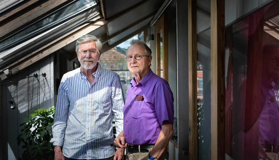 — Vi er to utrolig privilegerte pensjonerte professorer, mener Knut Halvorsen (t.v.). Her sammen med medforfatter og mangeårig kollega Steinar Stjernø og økte forskjeller i Norge overrasket dem.